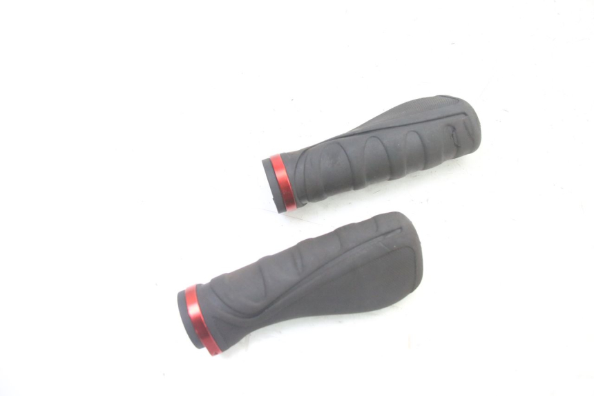 photo de MANETKA GAZU URBANGLIDE E-CROSS PRO 1 - Zoom stanu zużycia