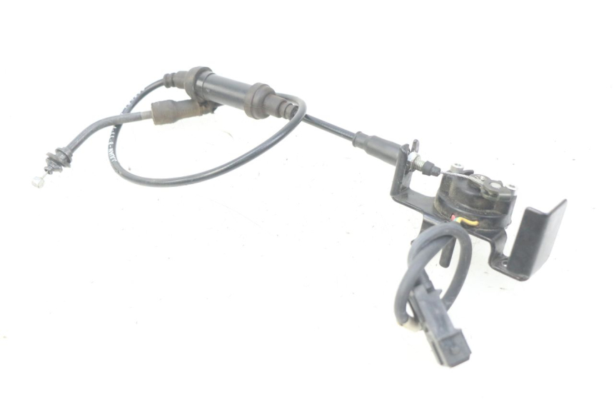 photo de MANETKA GAZU PEUGEOT E-VIVACITY 1 (2012 - 2018) - Widok ogólny