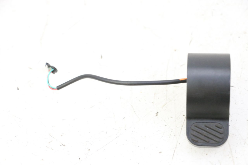 photo de MANETKA GAZU SEGWAY NINEBOT E2 1 - Widok główny