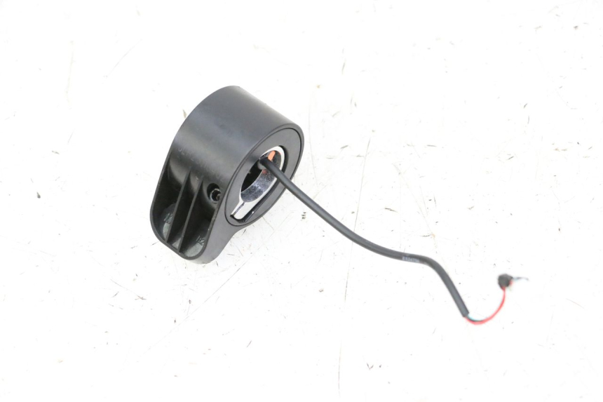 photo de MANETKA GAZU SEGWAY NINEBOT E2 1 - Szczegół części