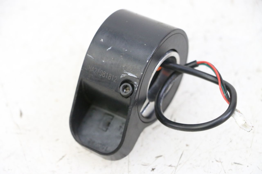 photo de MANETKA GAZU SEGWAY NINEBOT F40E 1 - Zbliżenie techniczne