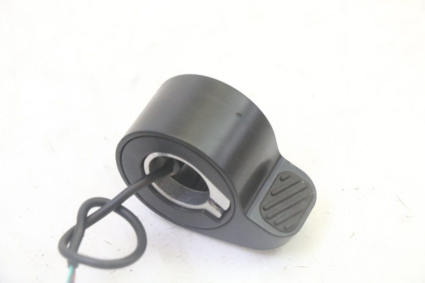 photo de MANETKA GAZU SEGWAY NINEBOT F65I 1 - Szczegół części