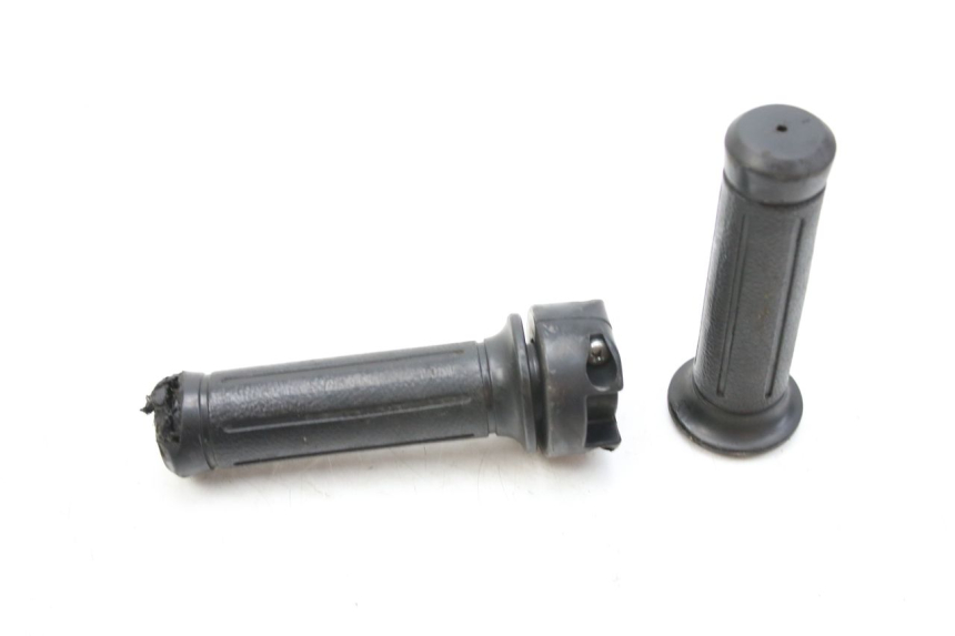 photo de MANETKA GAZU HONDA FES PANTHEON 125 (2003 - 2007) - Szczegół części