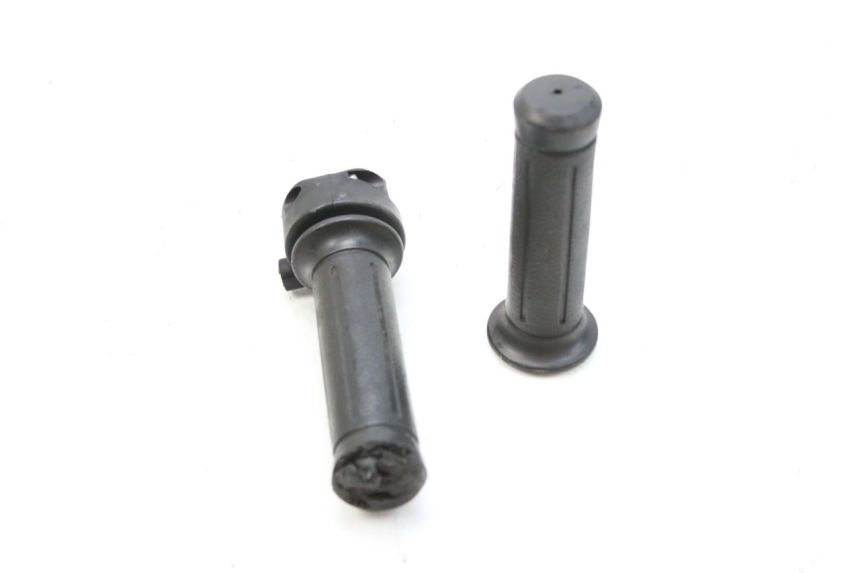 photo de MANETKA GAZU HONDA FES PANTHEON 125 (2003 - 2007) - Inny kąt widzenia