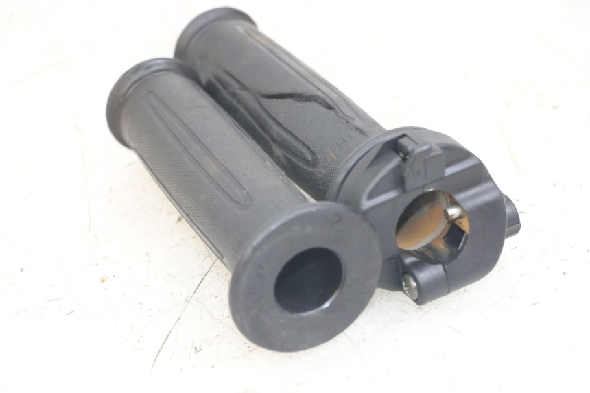 photo de MANETKA GAZU SYM FIDDLE 3 III 125 (2014 - 2020) - Zoom stanu zużycia