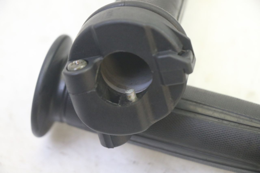 photo de MANETKA GAZU SYM FIDDLE 3 III 125 (2014 - 2020) - Zoom stanu zużycia