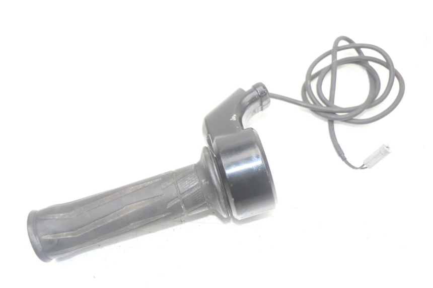 photo de MANETKA GAZU YAMAHA FJR ABS 1300 (2006 - 2012) - Zbliżenie techniczne