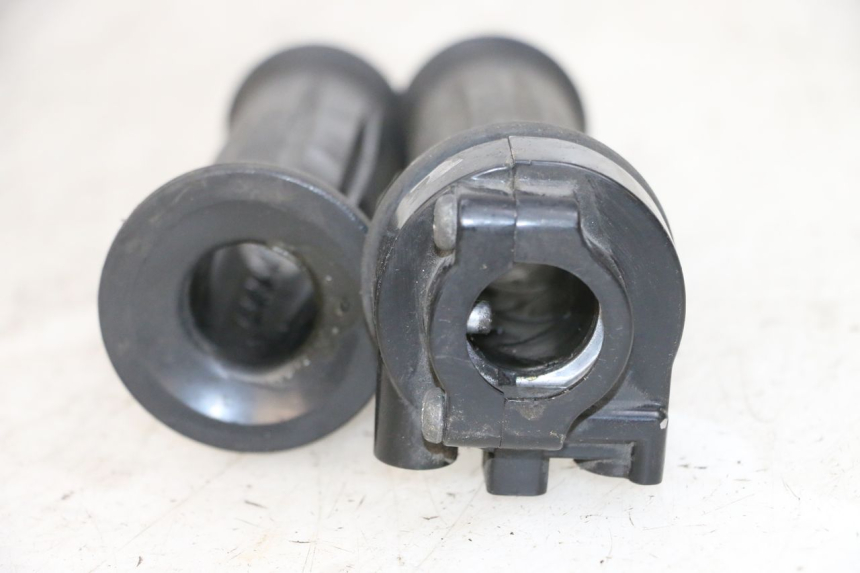 photo de MANETKA GAZU MBK FLIPPER 115 (2013 - 2017) - Zbliżenie techniczne