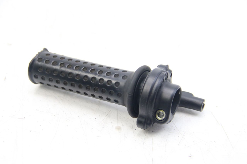 photo de MANETKA GAZU PIAGGIO FLY 2T 50 (2004 - 2017) - Zbliżenie techniczne