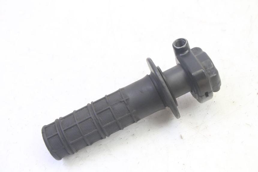 photo de MANETKA GAZU PIAGGIO FLY 4T 50 (2013 - 2017) - Inny kąt widzenia