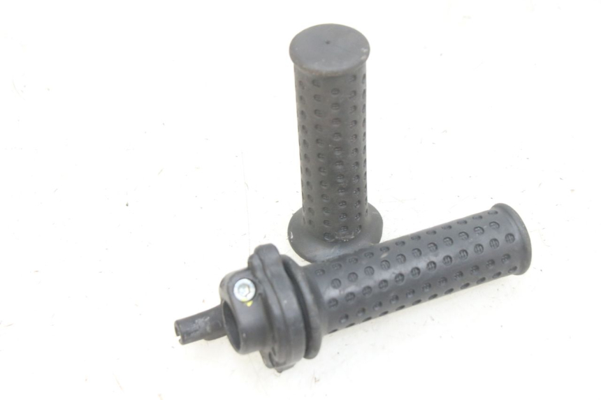 photo de MANETKA GAZU PIAGGIO FLY 125 (2005 - 2012) - Widok główny