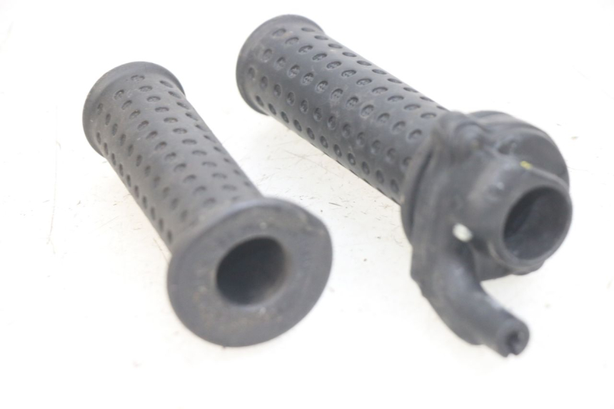 photo de MANETKA GAZU PIAGGIO FLY 125 (2005 - 2012) - Szczegół części