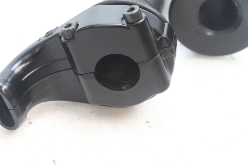 photo de MANETKA GAZU YAMAHA FZ8 800 (2010 - 2016) - Zoom stanu zużycia