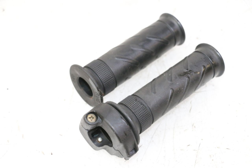 photo de MANETKA GAZU DAELIM HISTORY 125 (2001 - 2002) - Zoom stanu zużycia