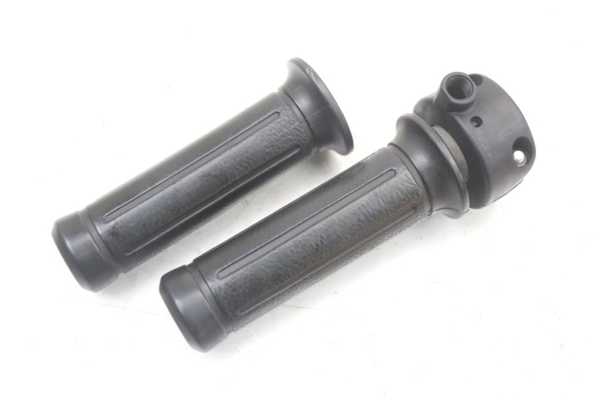 photo de MANETKA GAZU HONDA NES AROBASE 125 (2000 - 2003) - Zbliżenie techniczne