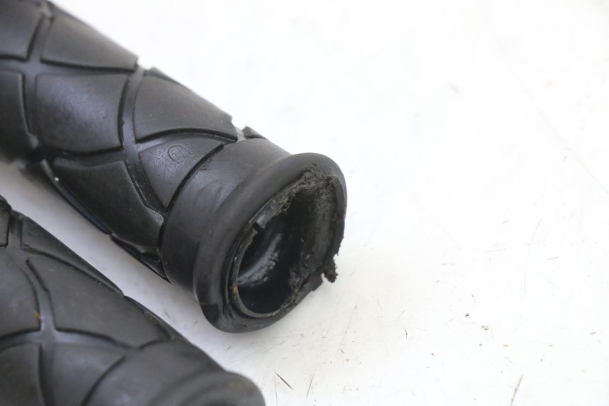 photo de MANETKA GAZU YAMAHA JOG R 50 (2004 - 2014) - Inny kąt widzenia