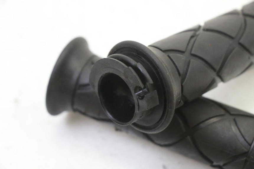 photo de MANETKA GAZU YAMAHA JOG R 50 (2004 - 2014) - Zbliżenie techniczne