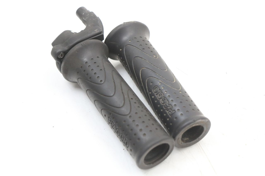 photo de MANETKA GAZU PIAGGIO LIBERTY 4T 50 (2018 - 2021) - Szczegół części