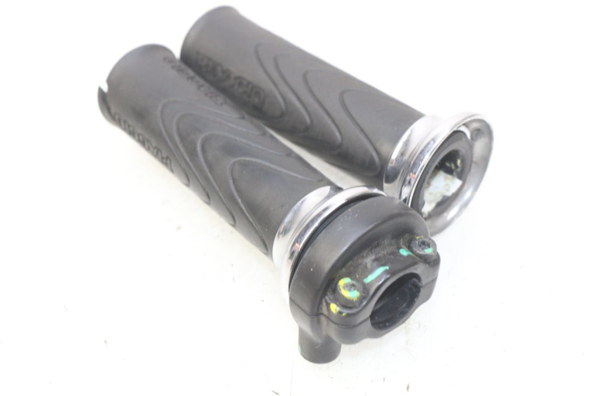 photo de MANETKA GAZU PIAGGIO LIBERTY IGET 4T 50 (2015 - 2020) - Inny kąt widzenia