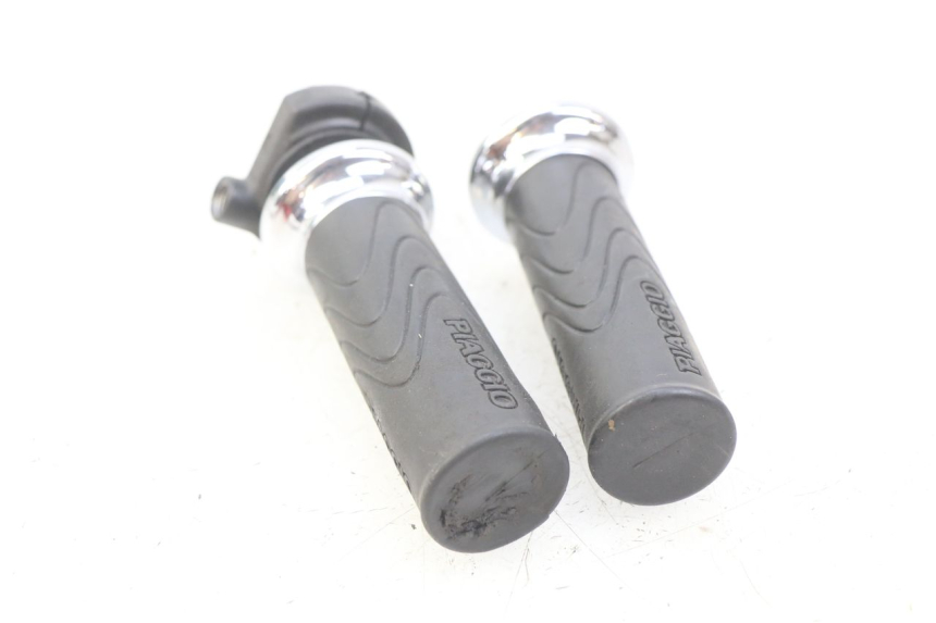 photo de MANETKA GAZU PIAGGIO LIBERTY IGET 4T 50 (2015 - 2020) - Zoom stanu zużycia