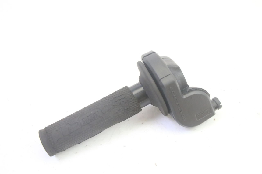 photo de MANETKA GAZU PEUGEOT LUDIX 50 (2005 - 2007) - Inny kąt widzenia