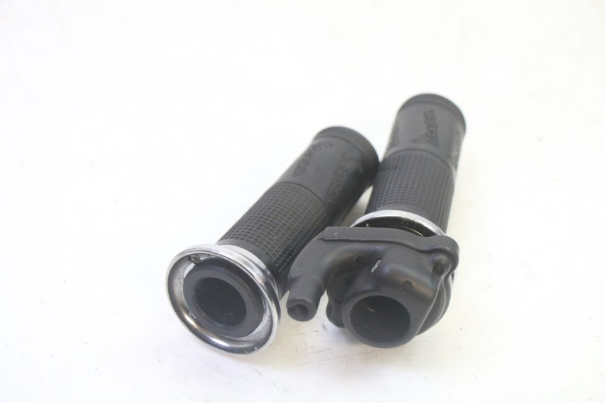 photo de MANETKA GAZU PIAGGIO LXV 4T 50 (2009 - 2013) - Zoom stanu zużycia