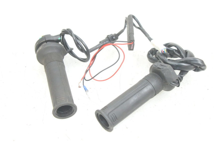 photo de MANETKA GAZU PIAGGIO MEDLEY 125 (2016 - 2023) - Widok główny