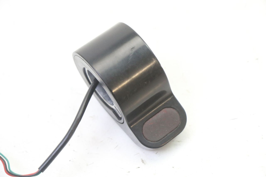 photo de MANETKA GAZU XIAOMI MI PRO 2 1 - Zoom stanu zużycia