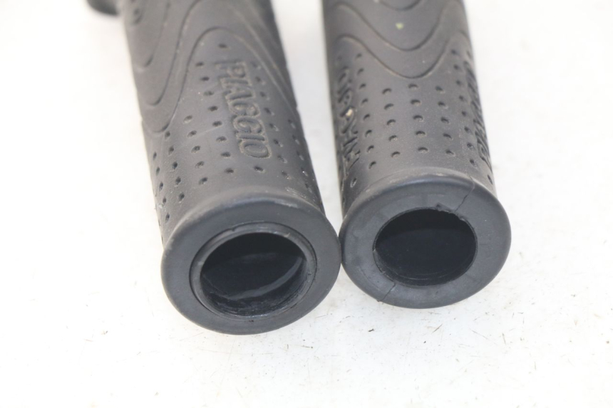 photo de MANETKA GAZU PIAGGIO MP3 HPE 500 (2019 - 2022) - Zoom stanu zużycia