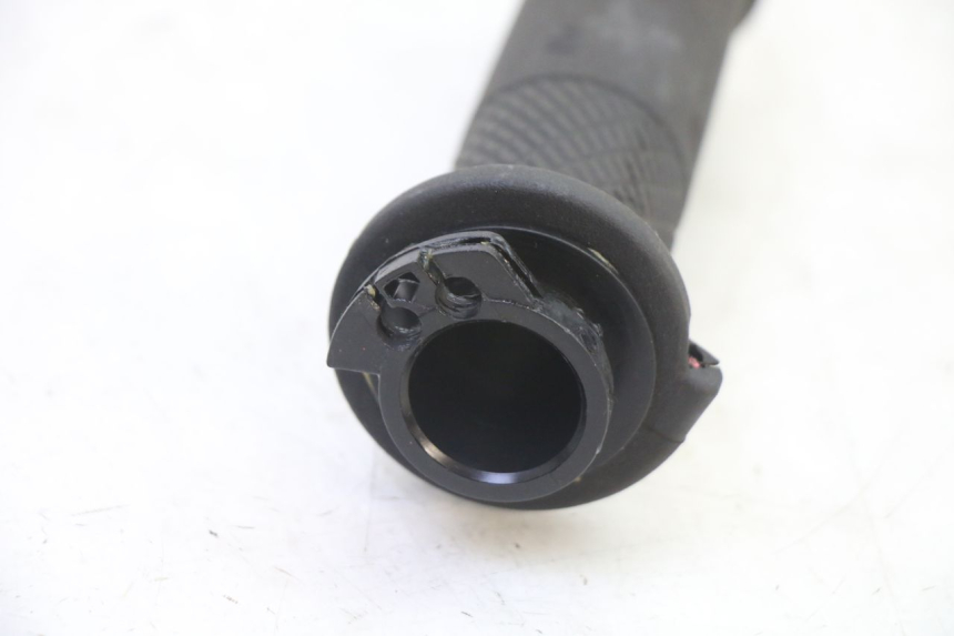 photo de MANETKA GAZU PIAGGIO MP3 HPE 310 (2024 - 2025) - Szczegół części