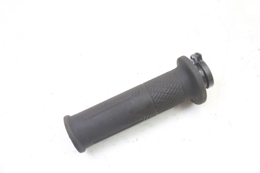 photo de MANETKA GAZU PIAGGIO MP3 HPE 310 (2024 - 2025) - Zoom stanu zużycia