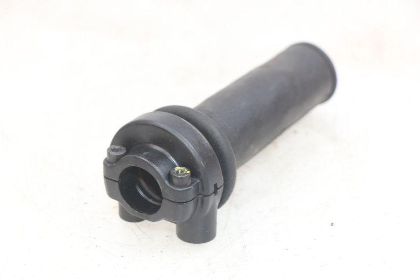 photo de MANETKA GAZU PIAGGIO MP3 LT 400 (2007 - 2012) - Inny kąt widzenia