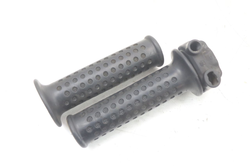 photo de MANETKA GAZU PIAGGIO MP3 LT 400 (2007 - 2012) - Inny kąt widzenia