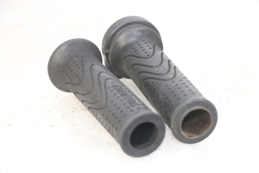 photo de MANETKA GAZU PIAGGIO MP3 LT 300 (2010 - 2016) - Inny kąt widzenia