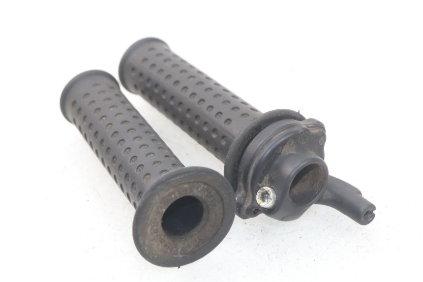 photo de MANETKA GAZU PIAGGIO MP3 125 (2006 - 2014) - Zoom stanu zużycia