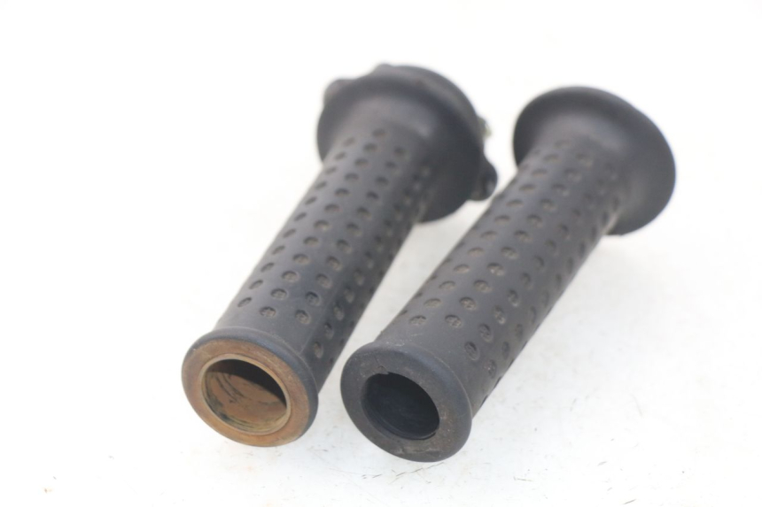 photo de MANETKA GAZU PIAGGIO MP3 125 (2006 - 2014) - Inny kąt widzenia