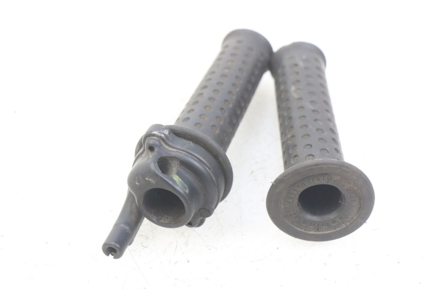 photo de MANETKA GAZU PIAGGIO MP3 125 (2006 - 2014) - Szczegół części