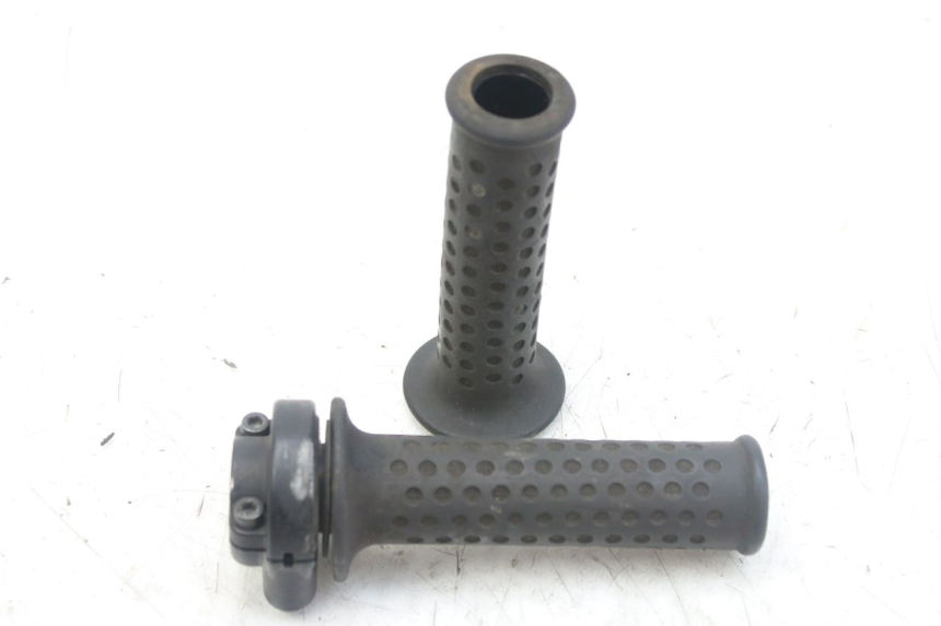 photo de MANETKA GAZU PIAGGIO MP3 RL 250 (2006 - 2010) - Widok główny