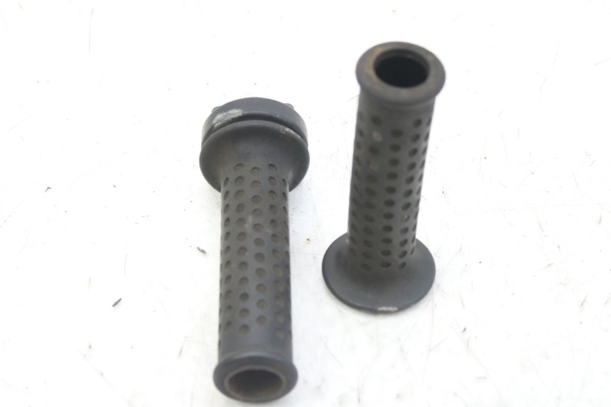 photo de MANETKA GAZU PIAGGIO MP3 RL 250 (2006 - 2010) - Zoom stanu zużycia