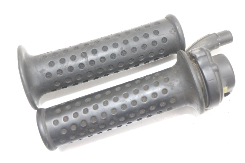 photo de MANETKA GAZU PIAGGIO MP3 125 (2006 - 2014) - Zbliżenie techniczne