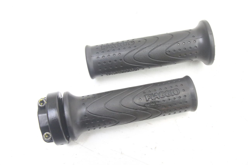 photo de MANETKA GAZU PIAGGIO MP3 500 (2014 - 2017) - Widok główny