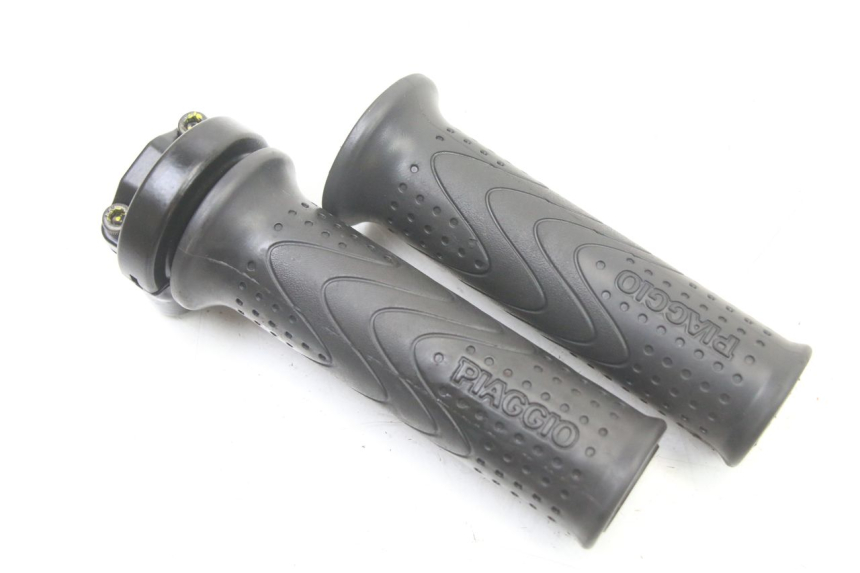 photo de MANETKA GAZU PIAGGIO MP3 500 (2014 - 2017) - Szczegół części