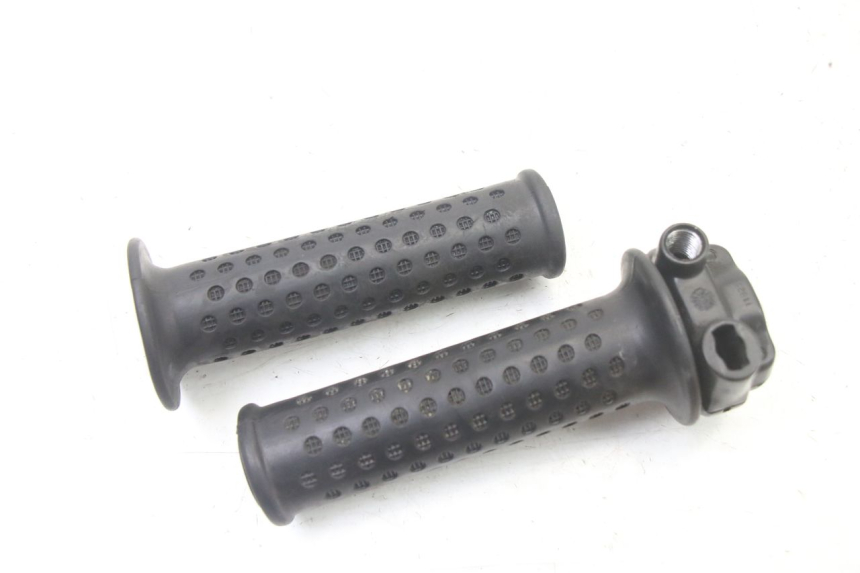 photo de MANETKA GAZU PIAGGIO MP3 500 (2011 - 2015) - Inny kąt widzenia