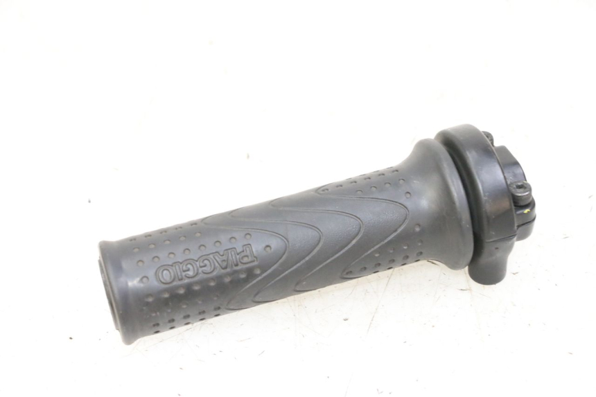 photo de MANETKA GAZU PIAGGIO MP3 500 (2014 - 2017) - Punkty mocowania