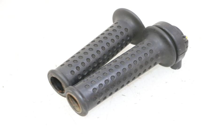 photo de MANETKA GAZU PIAGGIO MP3 RL 250 (2006 - 2010) - Widok ogólny