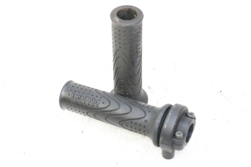 photo de MANETKA GAZU PIAGGIO MP3 500 (2011 - 2015) - Widok główny