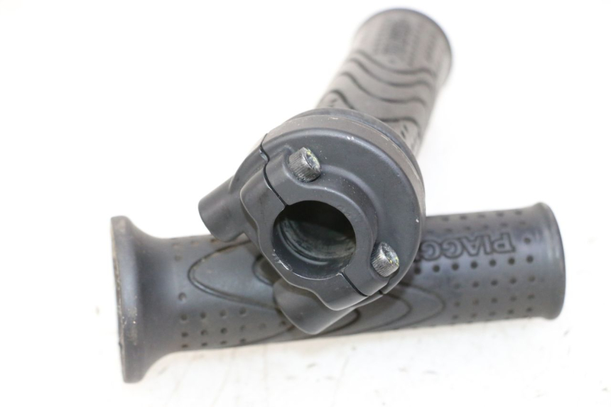 photo de MANETKA GAZU PIAGGIO MP3 500 (2011 - 2015) - Szczegół części