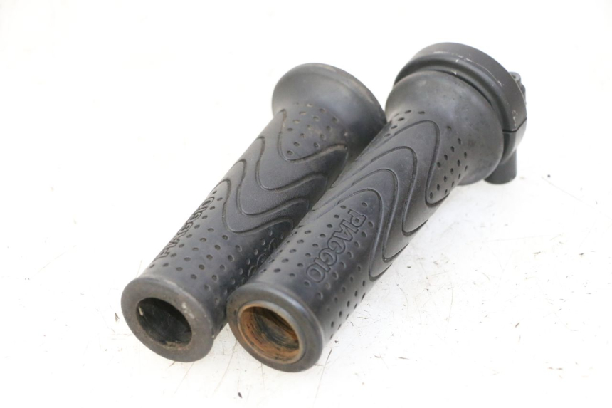 photo de MANETKA GAZU PIAGGIO MP3 500 (2011 - 2015) - Widok ogólny