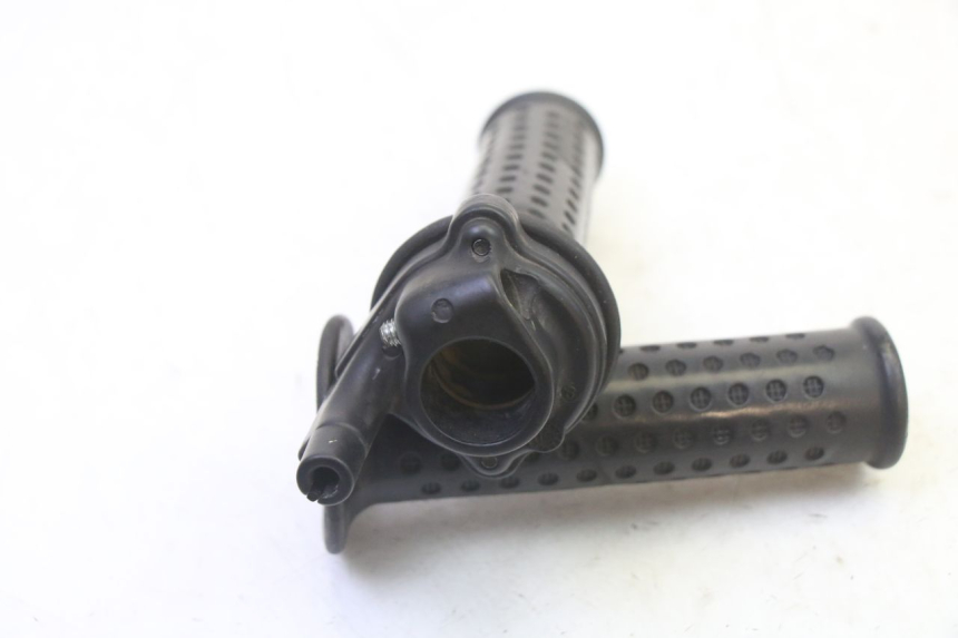 photo de MANETKA GAZU PIAGGIO MP3 125 (2006 - 2014) - Zoom stanu zużycia