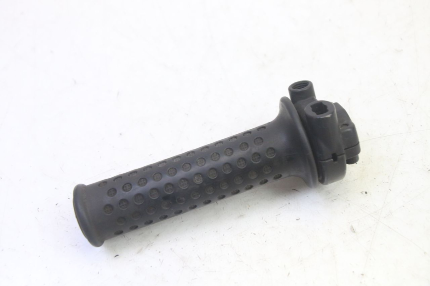 photo de MANETKA GAZU PIAGGIO MP3 RL 250 (2006 - 2010) - Inny kąt widzenia